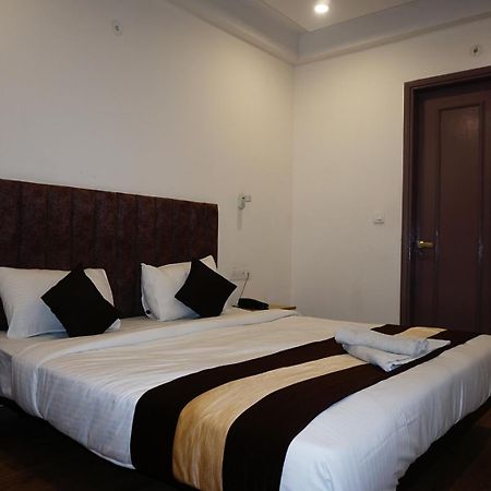 Tipsyy Inn 018 Gurgaon Zewnętrze zdjęcie