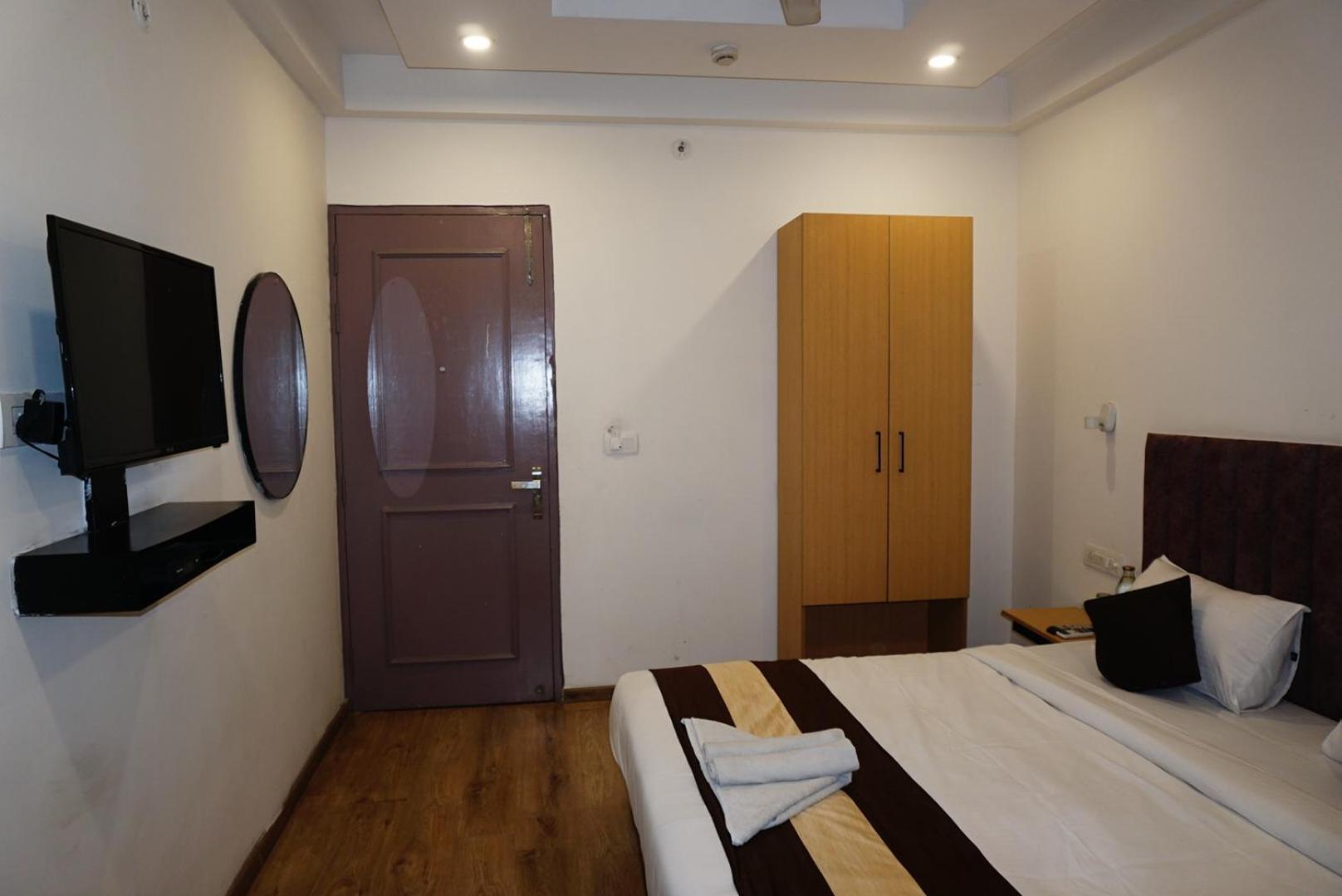 Tipsyy Inn 018 Gurgaon Zewnętrze zdjęcie