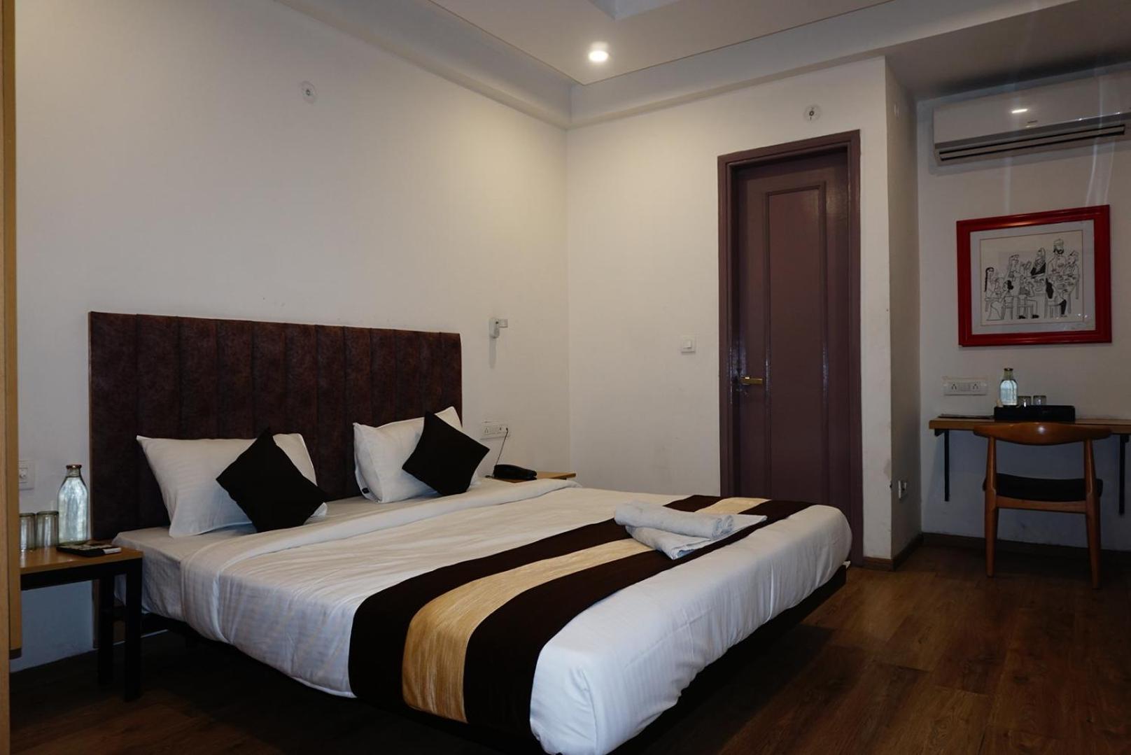 Tipsyy Inn 018 Gurgaon Zewnętrze zdjęcie