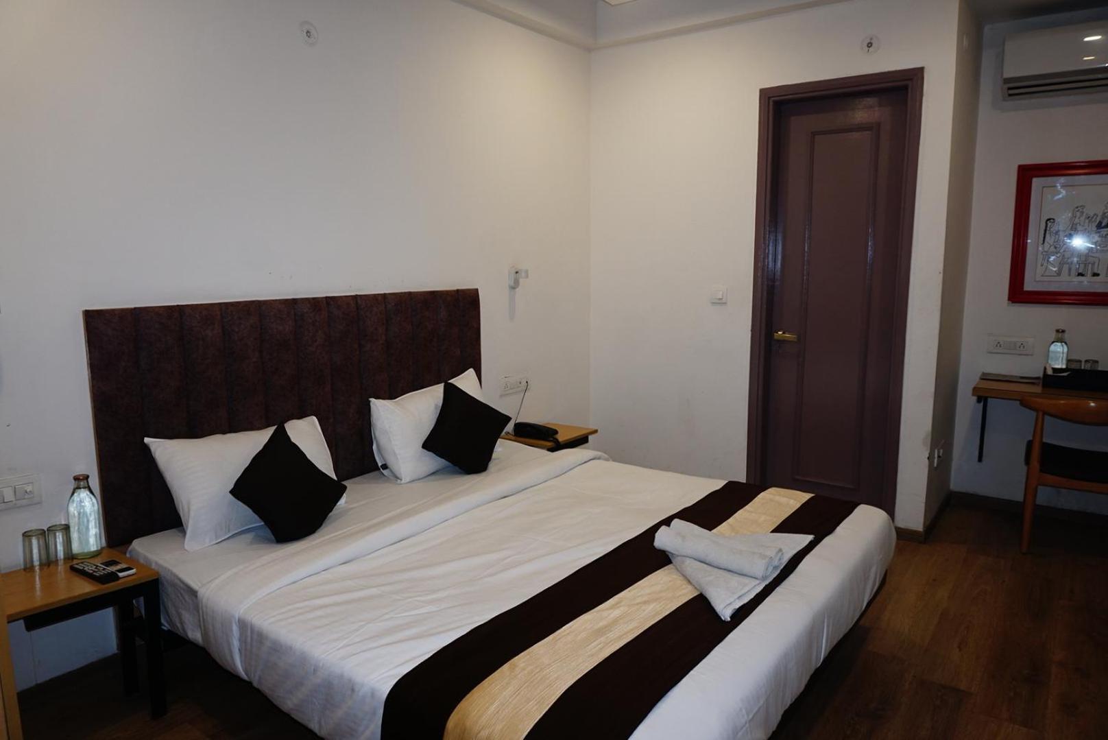 Tipsyy Inn 018 Gurgaon Zewnętrze zdjęcie